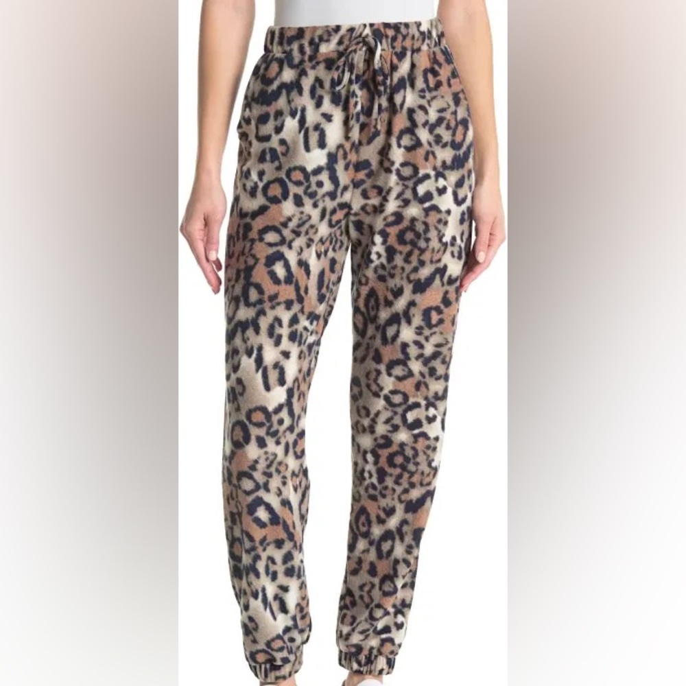 Know one cares leopard drawstring joggers super soft size large NWT